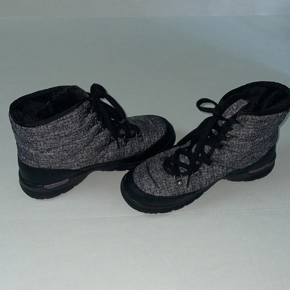 North Face Thermoball Lace II Faux Fur Boots W/ Box - Black & Plum - Size 9